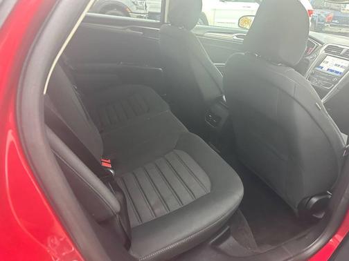 2020 Ford Fusion SE 4dr Sedan