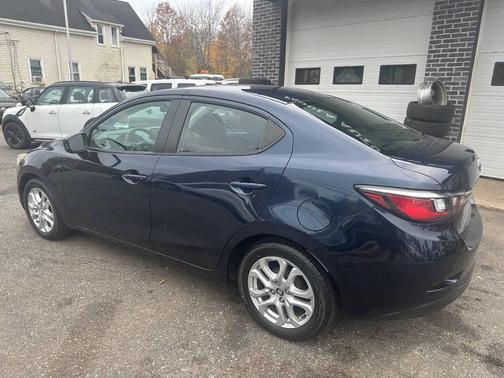 2017 Toyota Yaris iA Base