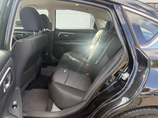 2016 Nissan Altima 2.5 SR