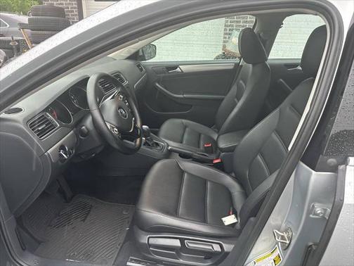 2015 Volkswagen Jetta Auto SE w/Connectivity/Navigation
