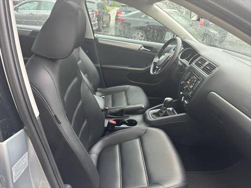 2015 Volkswagen Jetta Auto SE w/Connectivity/Navigation