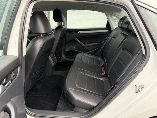 White 2015 Volkswagen Passat 1.8T Limited Edition