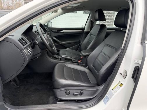 White 2015 Volkswagen Passat 1.8T Limited Edition