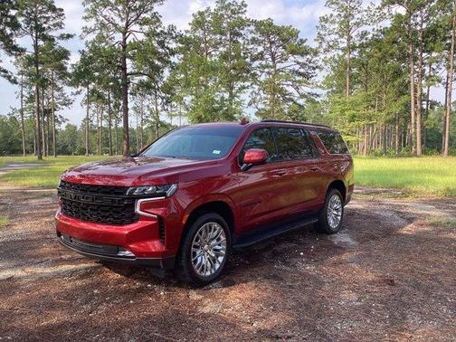 2023 Chevrolet Suburban RST