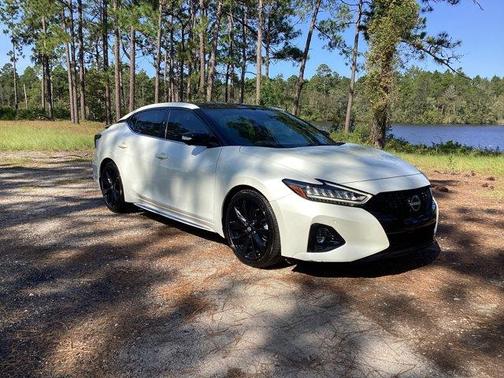 2023 Nissan Maxima SR