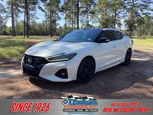 2023 Nissan Maxima SR