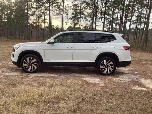 2024 Volkswagen Atlas 2.0T SE