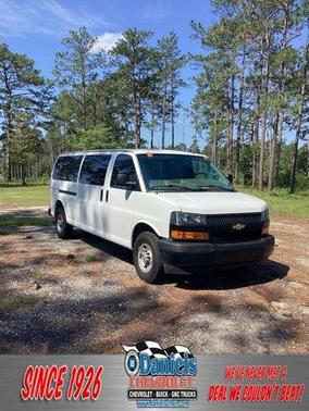 2022 Chevrolet Express 3500 LS