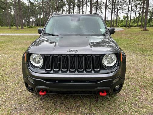 Photo 5 of 27 of 2017 Jeep Renegade Trailhawk