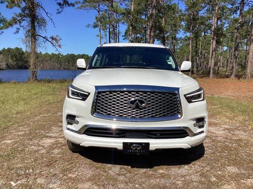 2023 INFINITI QX80 Luxe
