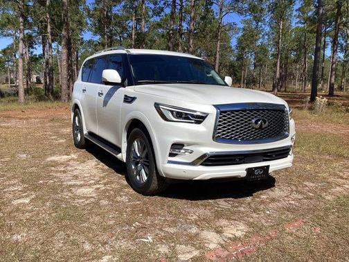 2023 INFINITI QX80 Luxe