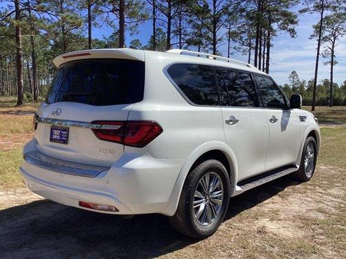 2023 INFINITI QX80 Luxe