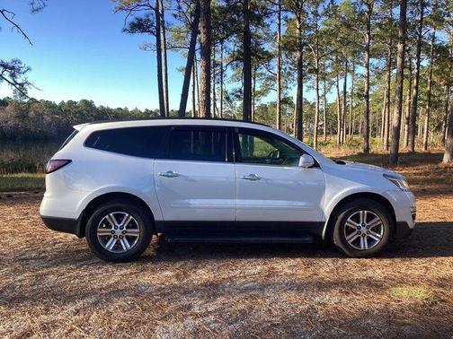 2017 Chevrolet Traverse 2LT