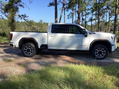 2025 GMC Sierra 2500 AT4