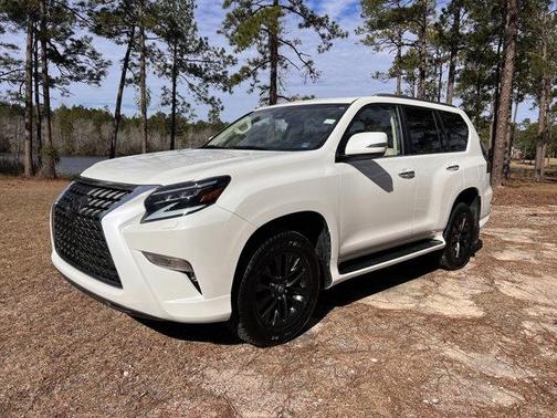 Photo 3 of 28 of 2022 Lexus GX 460 Base