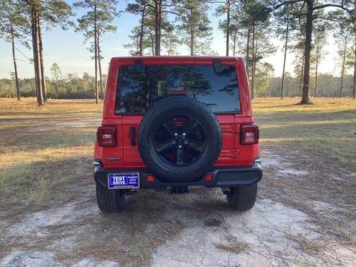 2022 Jeep Wrangler Unlimited Sahara Altitude