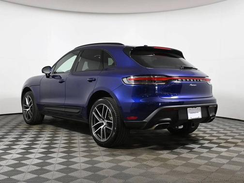 Gentian Blue Metallic 2025 Porsche Macan