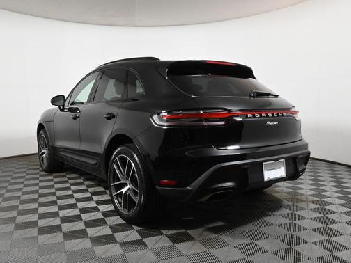 2024 Porsche Macan 