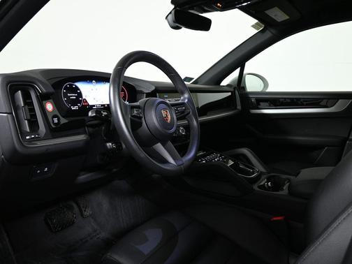 2025 Porsche Cayenne 