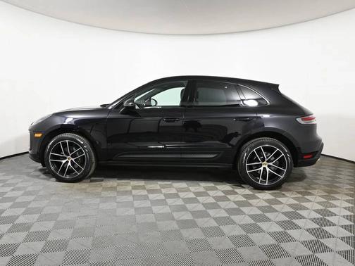 2022 Porsche Macan 
