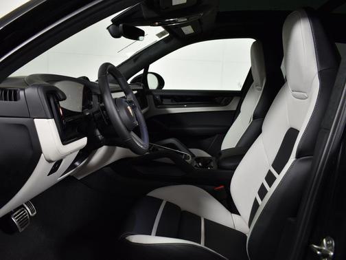 2026 Porsche Cayenne GTS