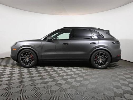 Quartzite Grey Metallic 2026 Porsche Cayenne
