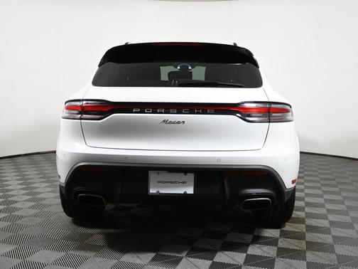 2024 Porsche Macan 
