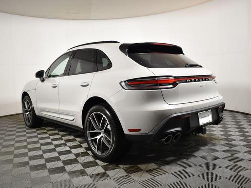 2026 Porsche Macan 