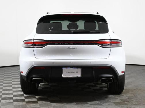 2025 Porsche Macan 