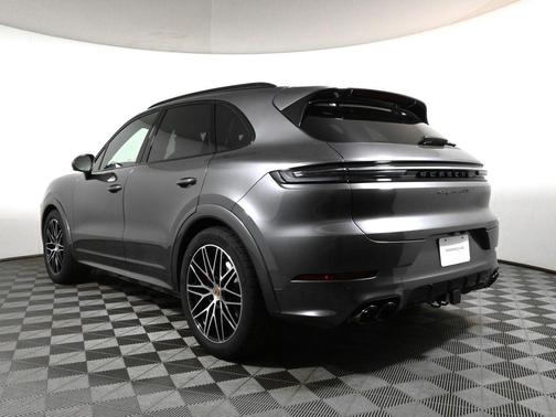 2026 Porsche Cayenne GTS