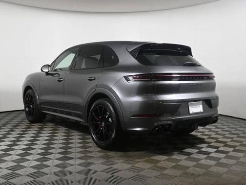 Quartzite Grey Metallic 2026 Porsche Cayenne