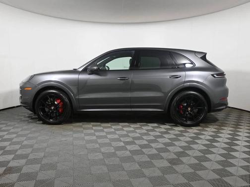 Quartzite Grey Metallic 2026 Porsche Cayenne