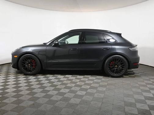 Vulcano Gray Metallic 2021 Porsche Macan