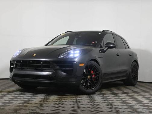 Vulcano Gray Metallic 2021 Porsche Macan