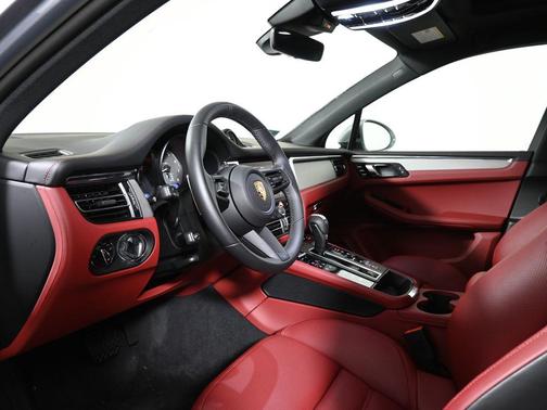 2025 Porsche Macan S