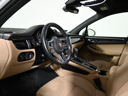 2021 Porsche Macan 