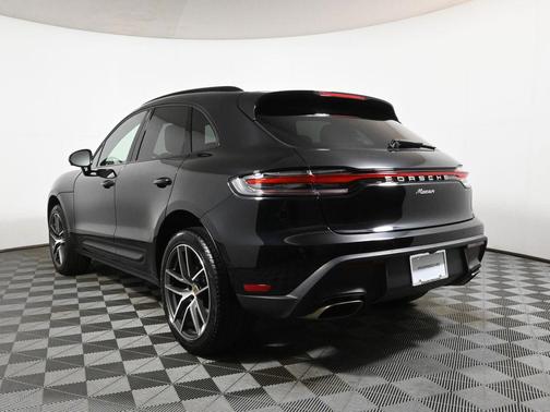 2024 Porsche Macan 