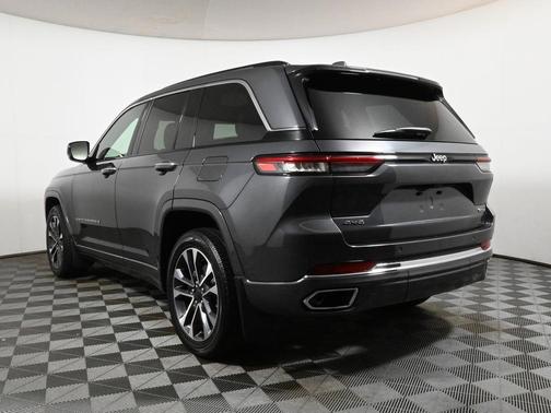 2022 Jeep Grand Cherokee Overland
