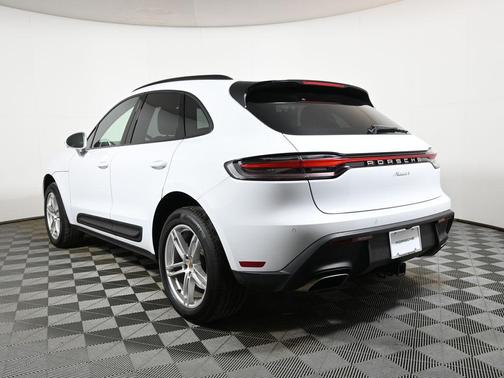 2025 Porsche Macan 