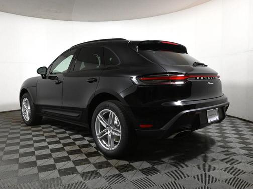 2026 Porsche Macan 