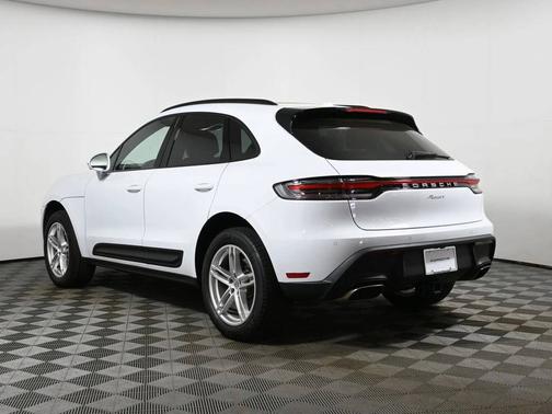 Carrara White Metallic 2026 Porsche Macan