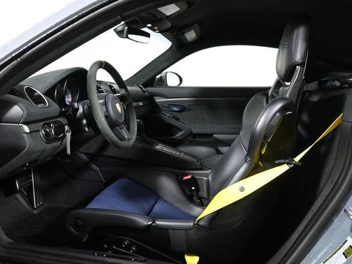 2025 Porsche 718 Cayman GT4 RS