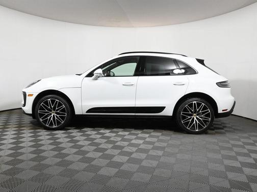 2024 Porsche Macan 