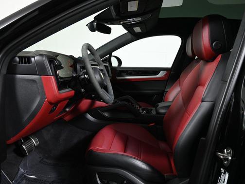 2024 Porsche Cayenne S