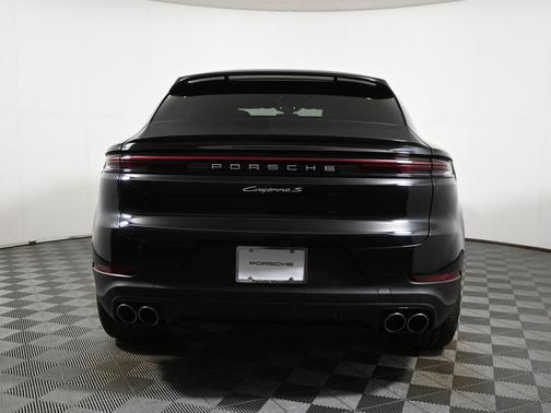 2024 Porsche Cayenne S