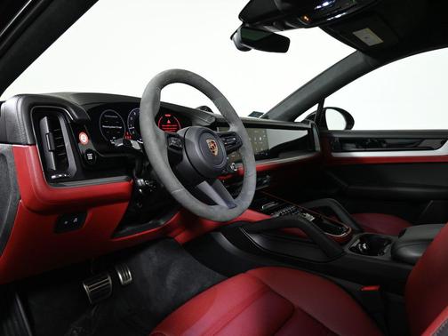 2024 Porsche Cayenne S