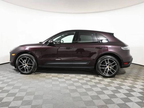 Copper Ruby Metallic 2025 Porsche Macan