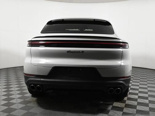 2024 Porsche Cayenne S