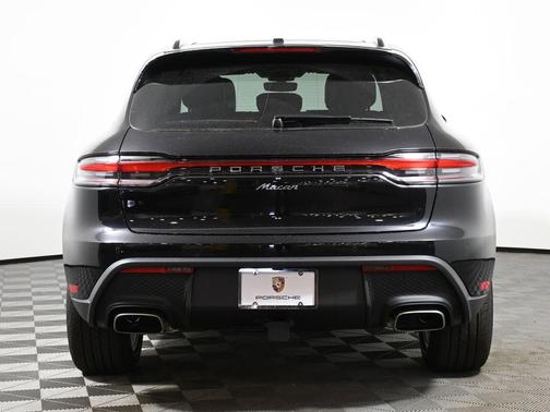 2025 Porsche Macan 