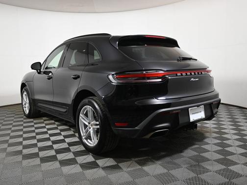 2025 Porsche Macan 